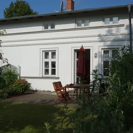 Apartment Weisses Landhaus Neddesitz