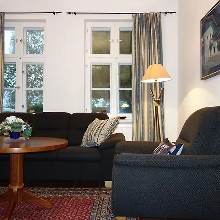 Weisses Landhaus Neddesitz